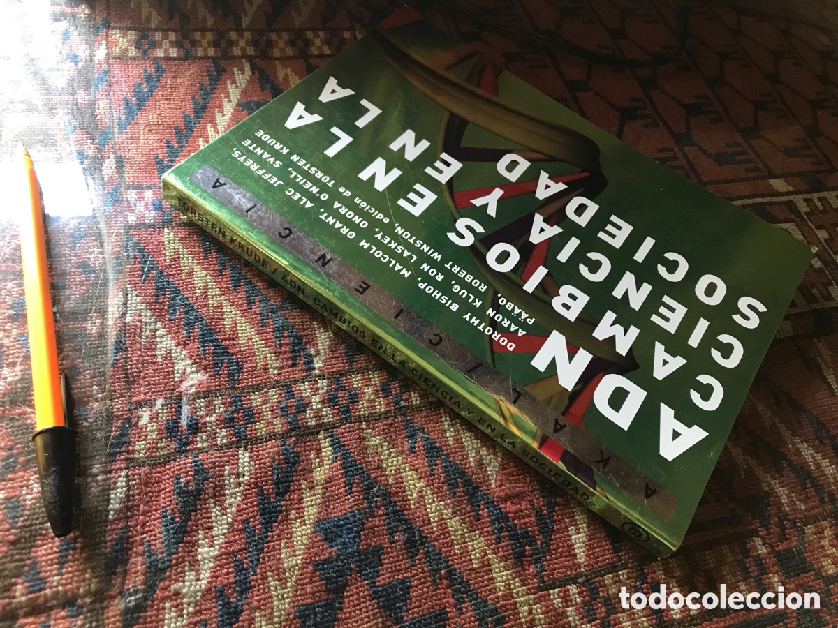 Libros de segunda mano: ADN. Cambios en la ciencia y en la sociedad. Akal. Edici&oacute;n de Torstein Krude