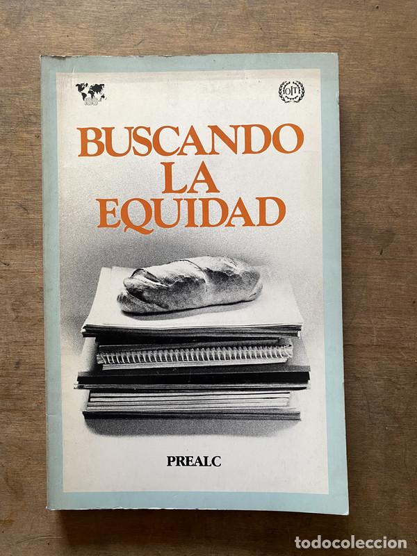 Second hand books: Buscando la equidad - -