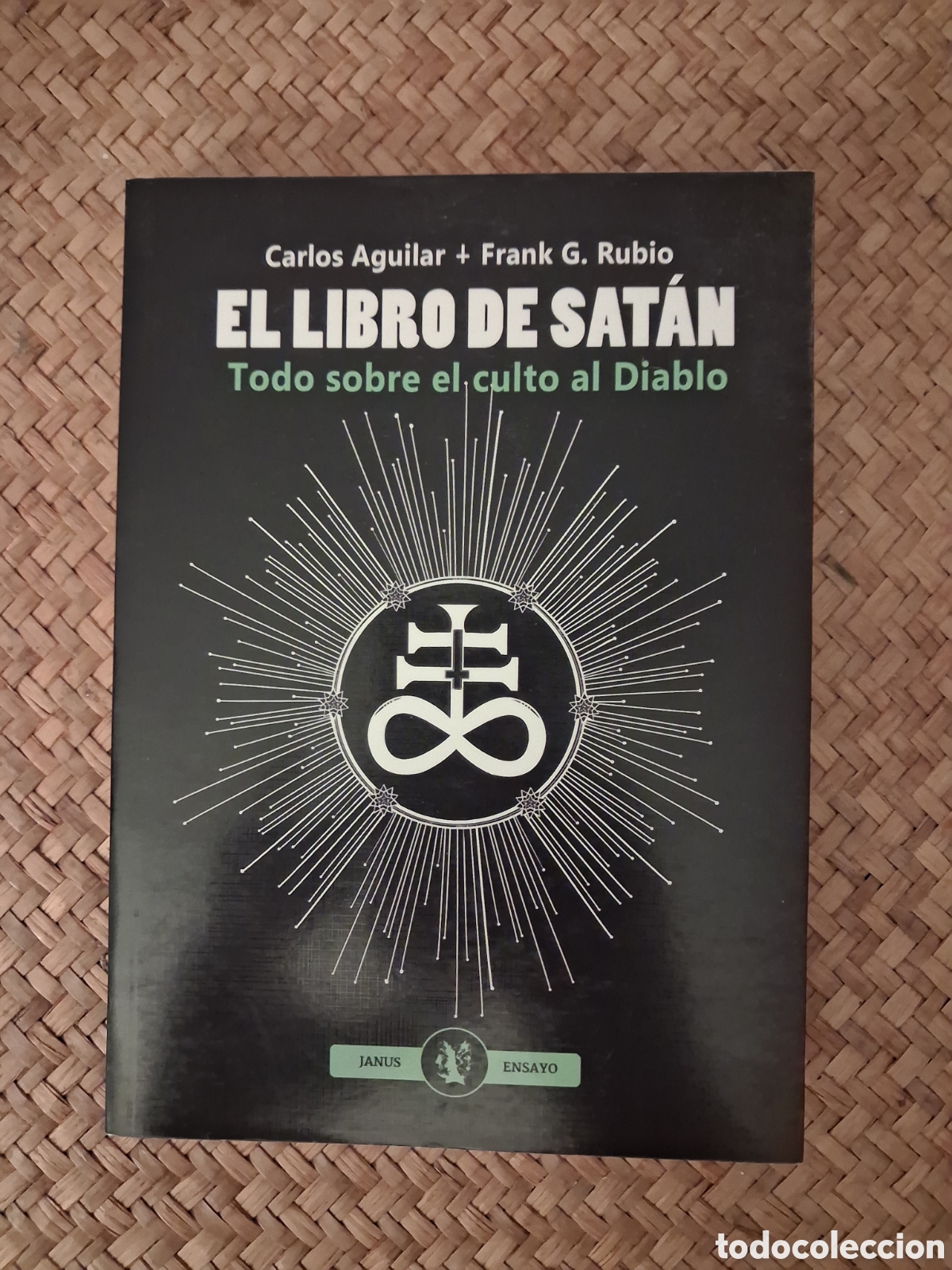 Libros de segunda mano: EL LIBRO DE SAT&Aacute;N: TODO SOBRE EL CULTO AL DIABLO. CARLOS AGUILAR / FRANK G. RUBIO. HERMENAUTE, 2016.