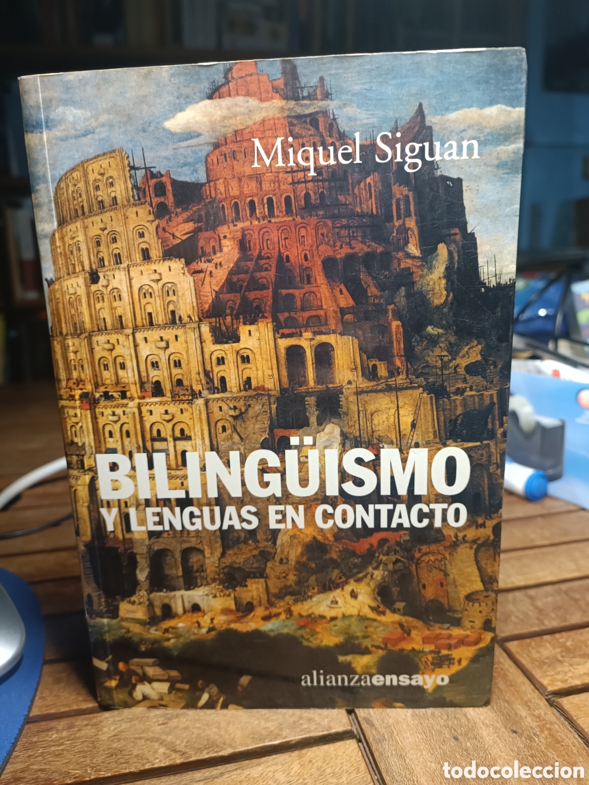 Libros de segunda mano: Biling&uuml;ismo y lenguas en contacto. Miquel Siguan. Alianza Ensayo. 2001. PRIMERA edici&oacute;n FILOLOGIA