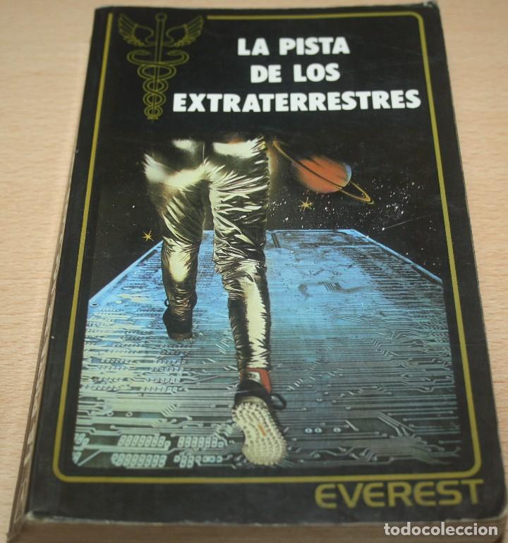 Libros de segunda mano: La pista de los extraterrestres - Guy Tarade - Foto 1