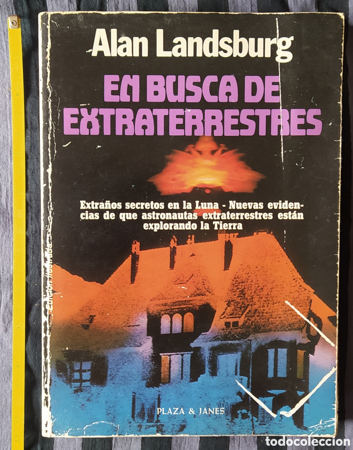 Libros de segunda mano: LIBRO EN BUSCA DE EXTRATERRESTRE 1981 - Foto 1