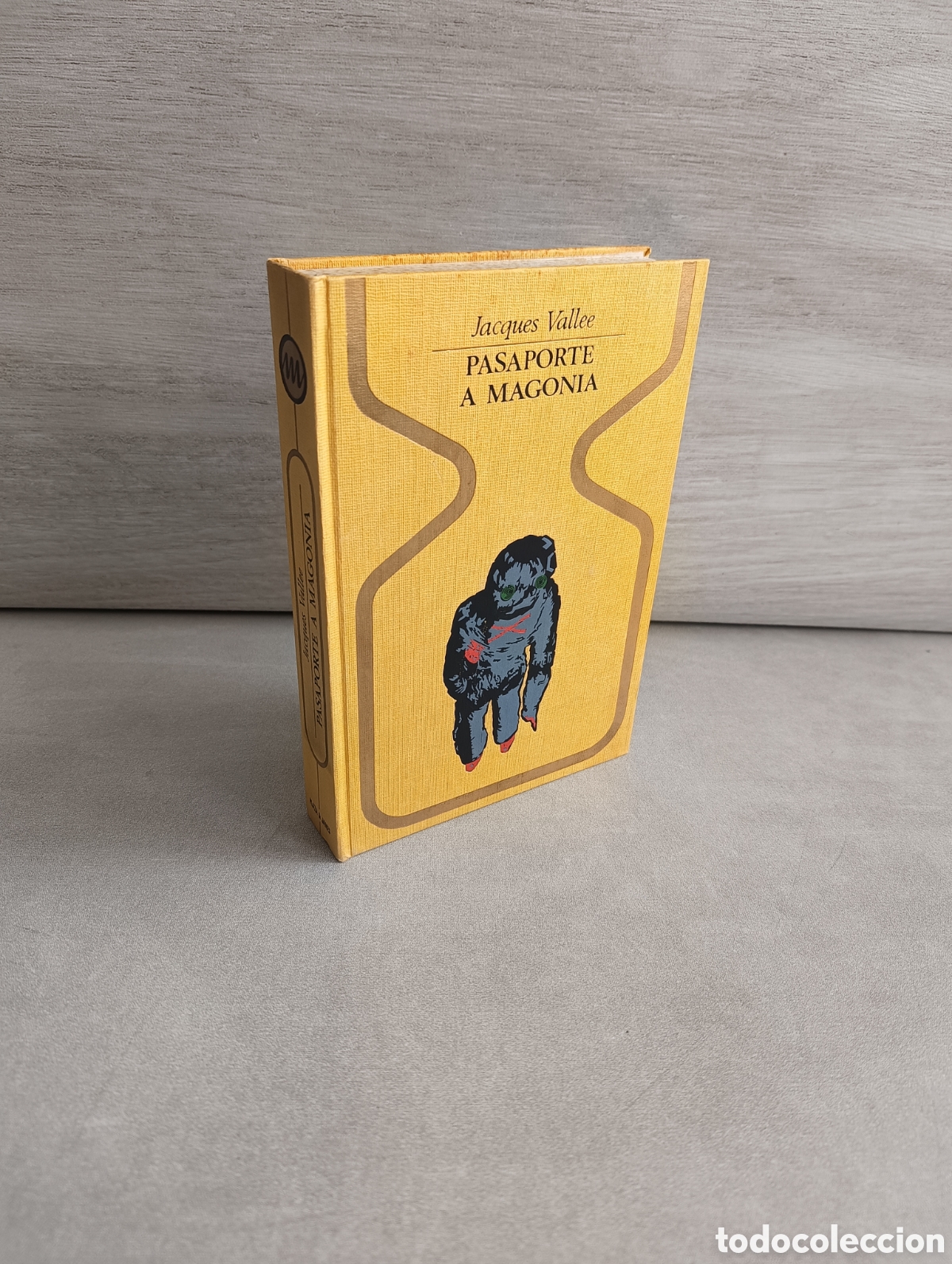 Second hand books: PASAPORTE A MAGONIA - JACQUES VALLE - COL. OTROS MUNDOS, 1&ordf; EDICI&Oacute;N.