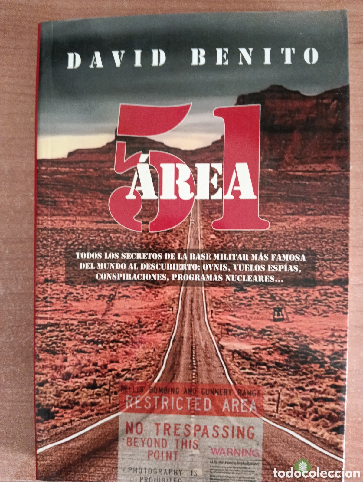 Livros em segunda m&atilde;o: &Aacute;rea 51, David Benito La Esfera de los Libros, 2011