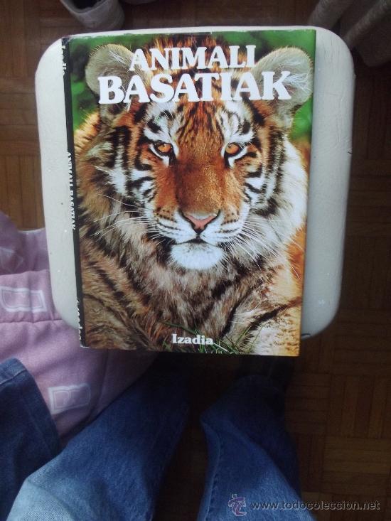 Libros de segunda mano: EUSKERA - ANIMALI  BASATIAK    -  TAPA DURA - Foto 1