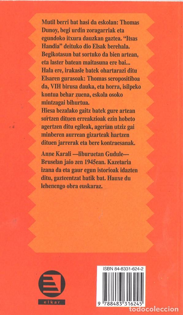 Libros de segunda mano: Bizitza atzeraka. Gudule. 2006. En euskera - Foto 2