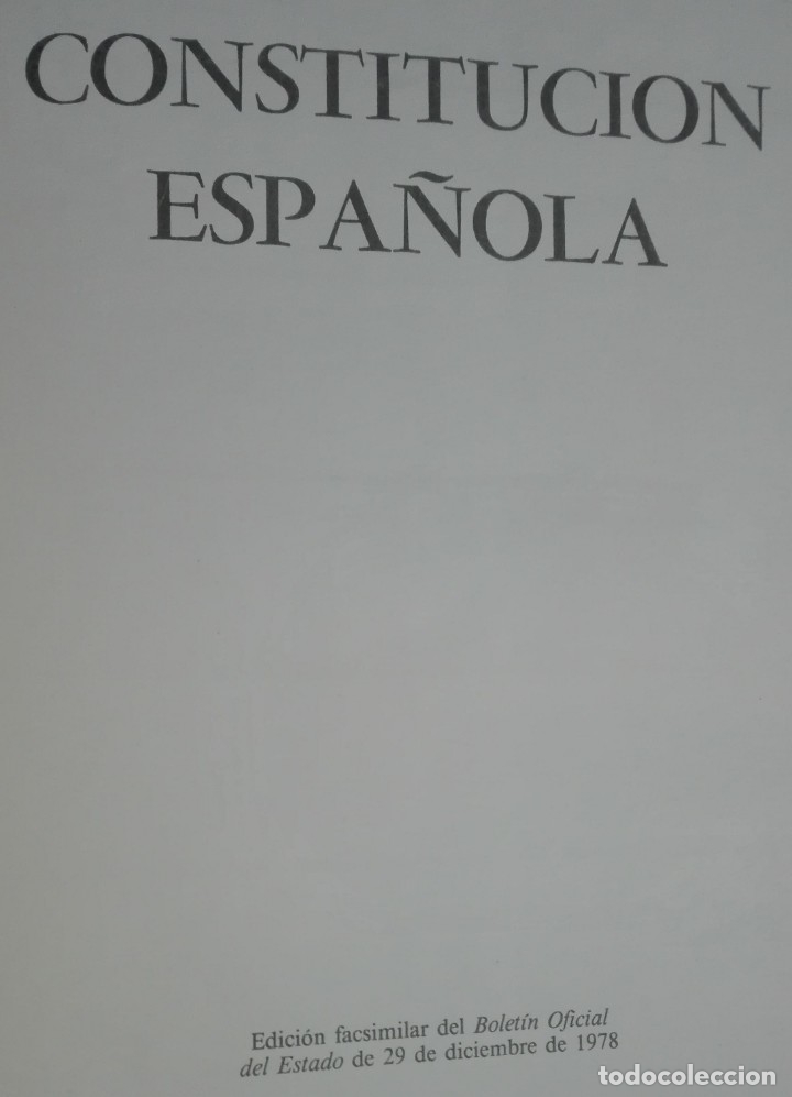 Libros de segunda mano: Constituci&oacute;n espa&ntilde;ola. Editada por el Senado en su d&eacute;cimo aniversario - Foto 2
