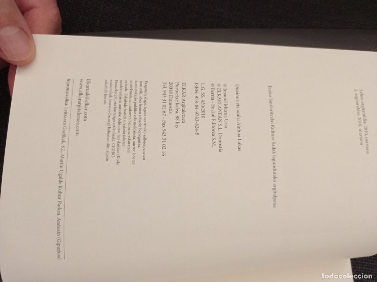 Libros de segunda mano: Libro Loiolako hegiak. Imanol Murua Ur&iacute;a. Elkar Berria 2010. - Foto 4