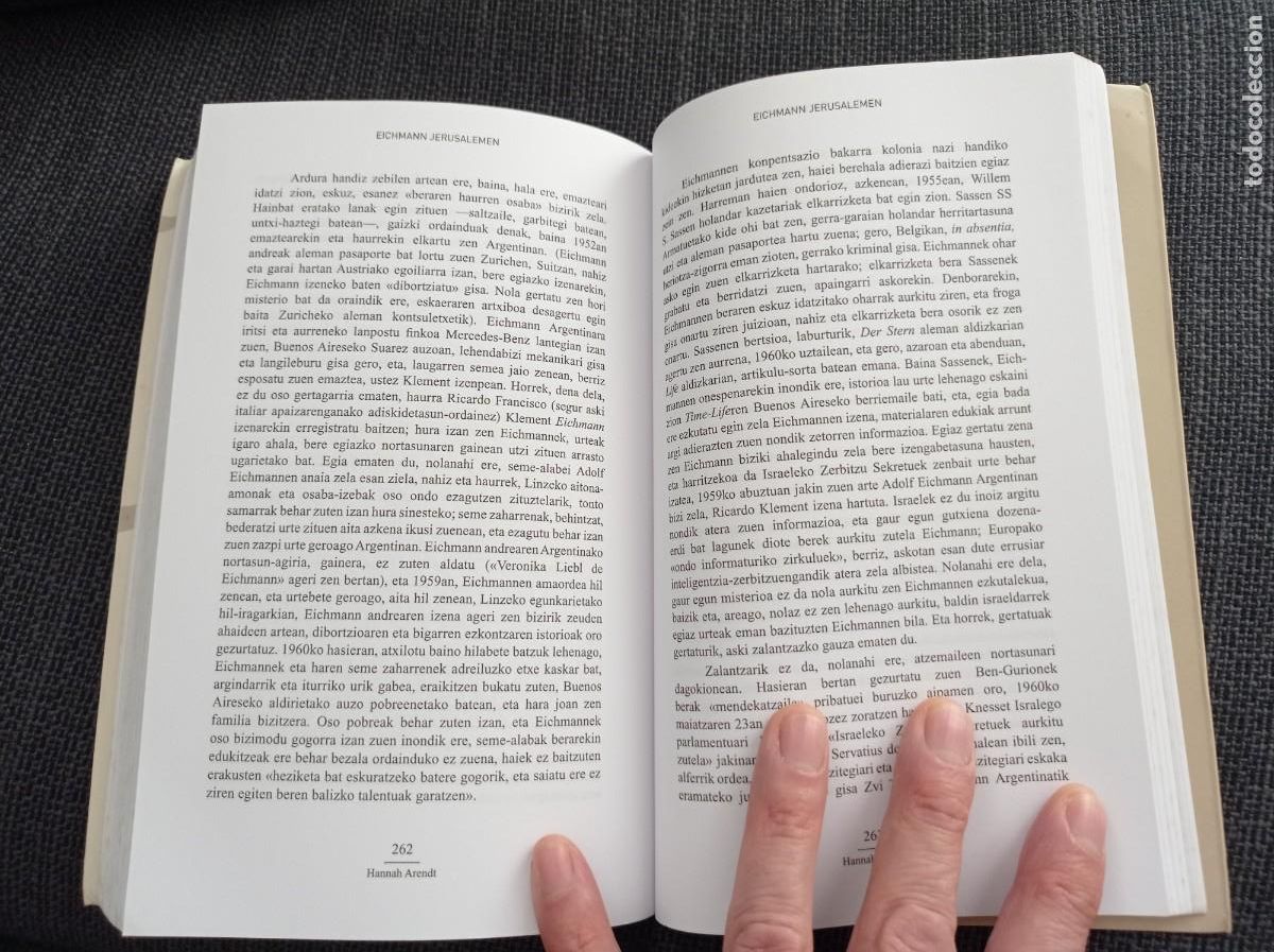 Libros de segunda mano: Libro Eichmann Jerusalemen. Hannah Arendt. Klasikoak 2008. - Foto 14