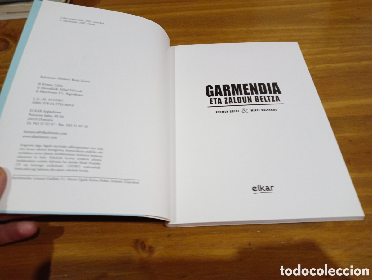 Libros de segunda mano: Garmendia. Eta Zaldun Beltza - Foto 2