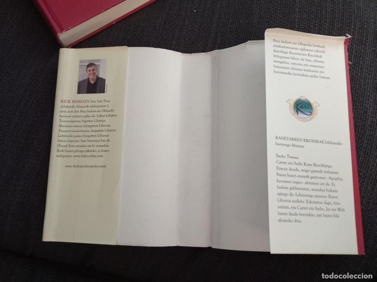 Libros de segunda mano: Libro Piramide gorria. Rick Riordan. Mezulari 2011. - Foto 8