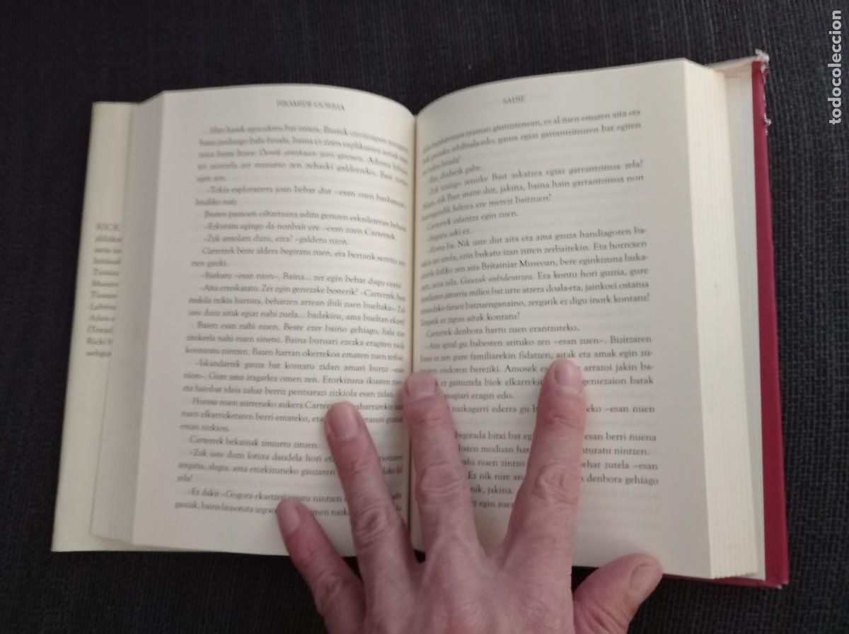 Libros de segunda mano: Libro Piramide gorria. Rick Riordan. Mezulari 2011. - Foto 13