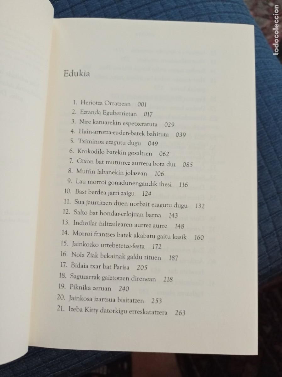 Libros de segunda mano: Libro Piramide gorria. Rick Riordan. Mezulari 2011. - Foto 15