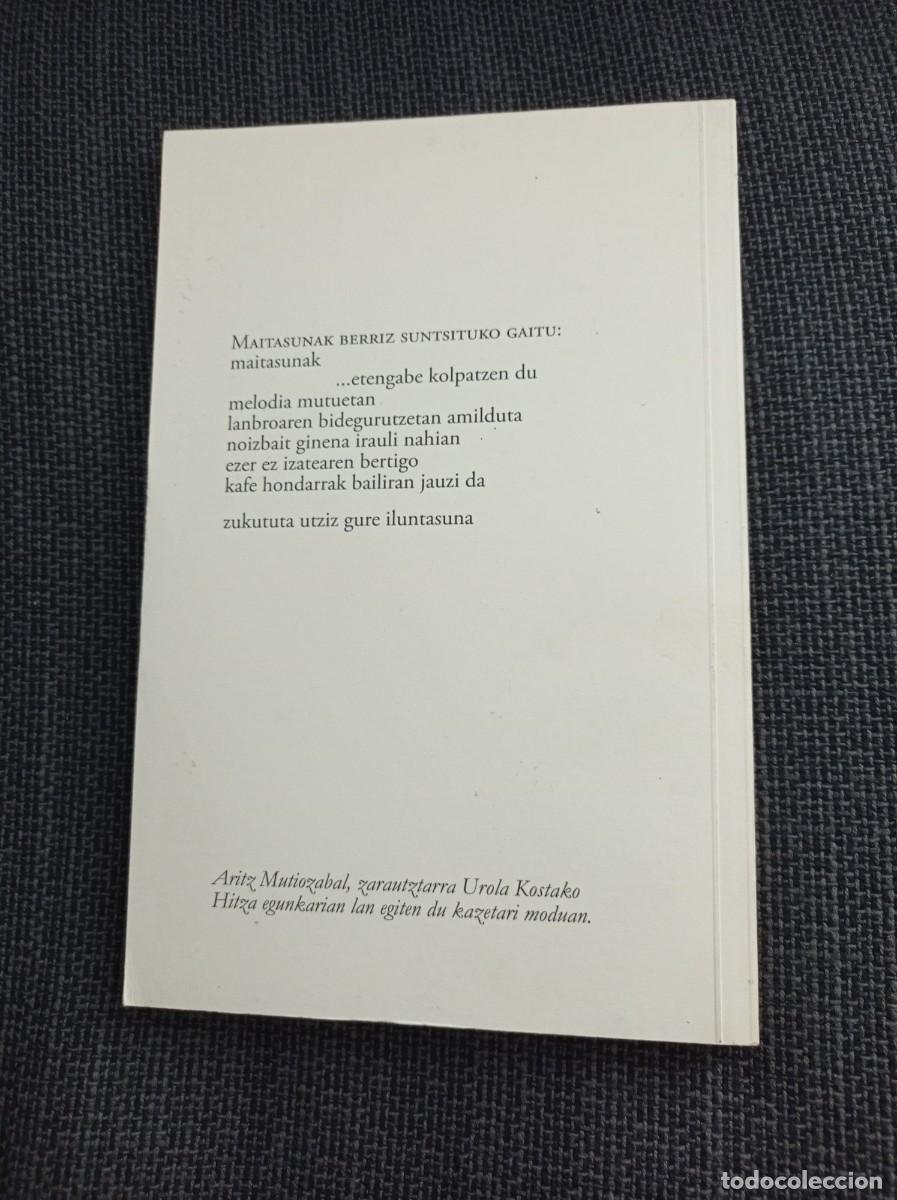 Libros de segunda mano: Libro Gorren dantzalekua. Aritz Mutiozabal. Maiatz 2013. - Foto 2