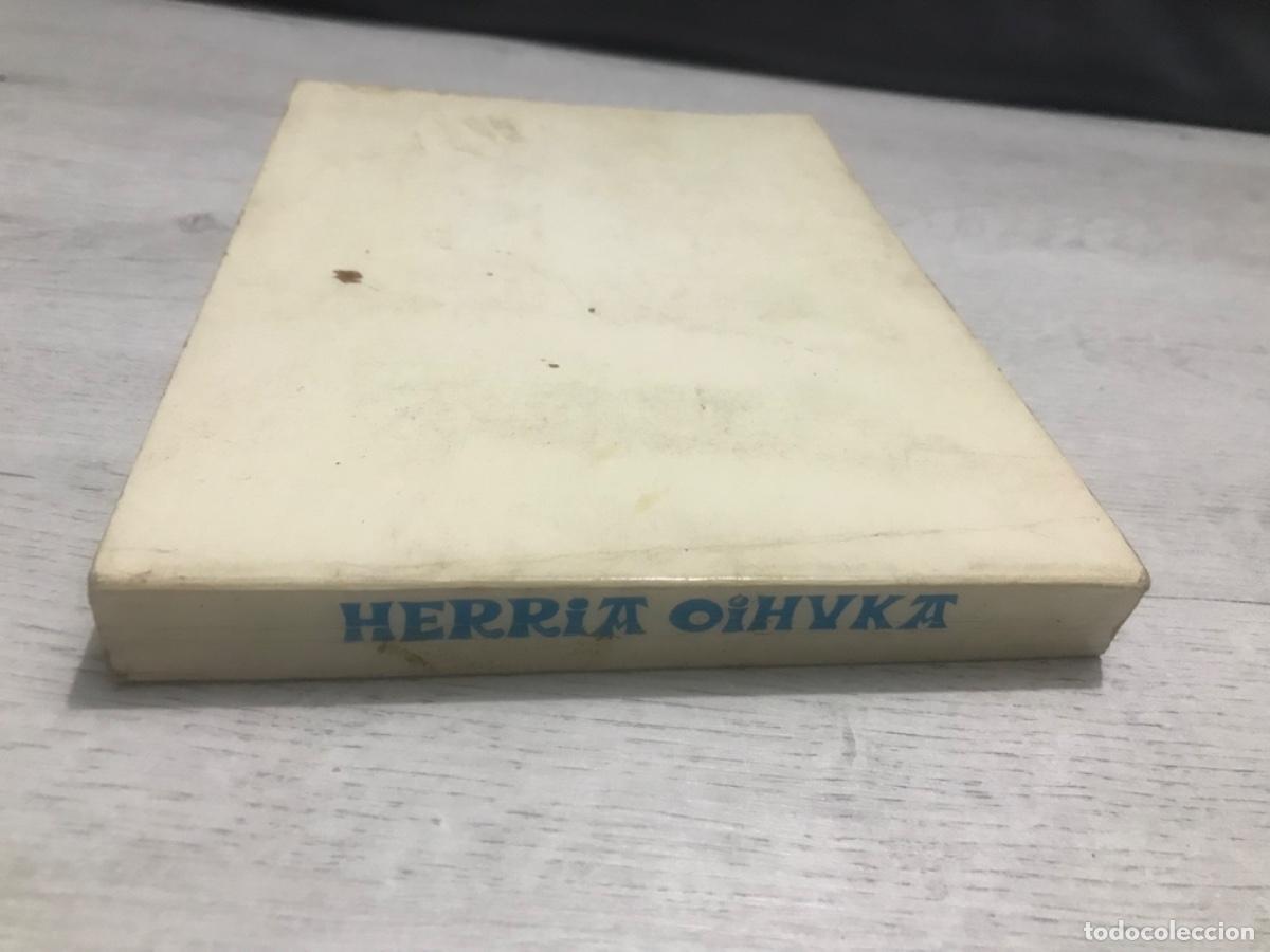Libros de segunda mano: Libro Herria Oihuka cancionero en euskera - Foto 14