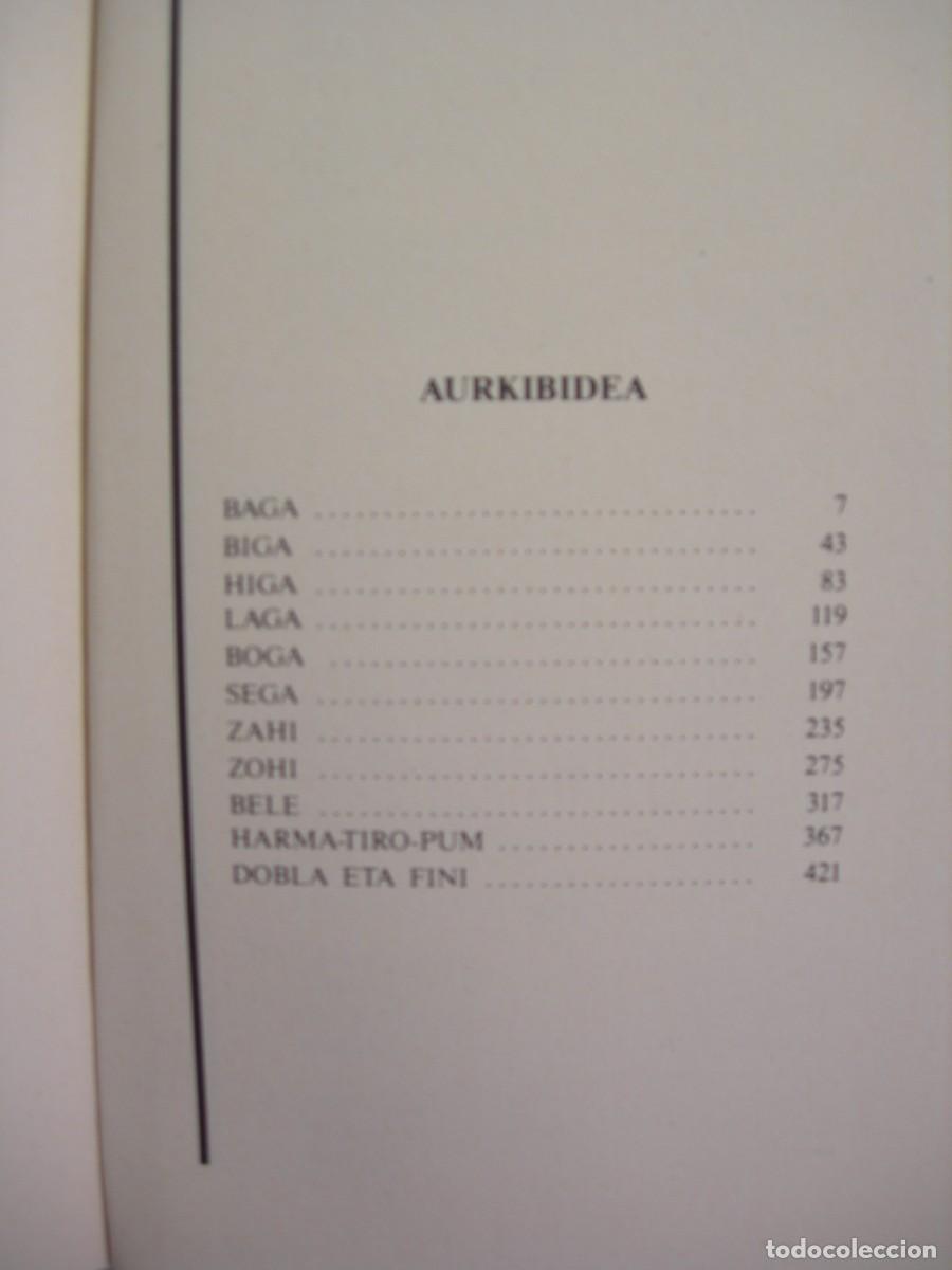 Libros de segunda mano: MANU MILITARI / JOXE AUSTIN / EUSKERA - Foto 3