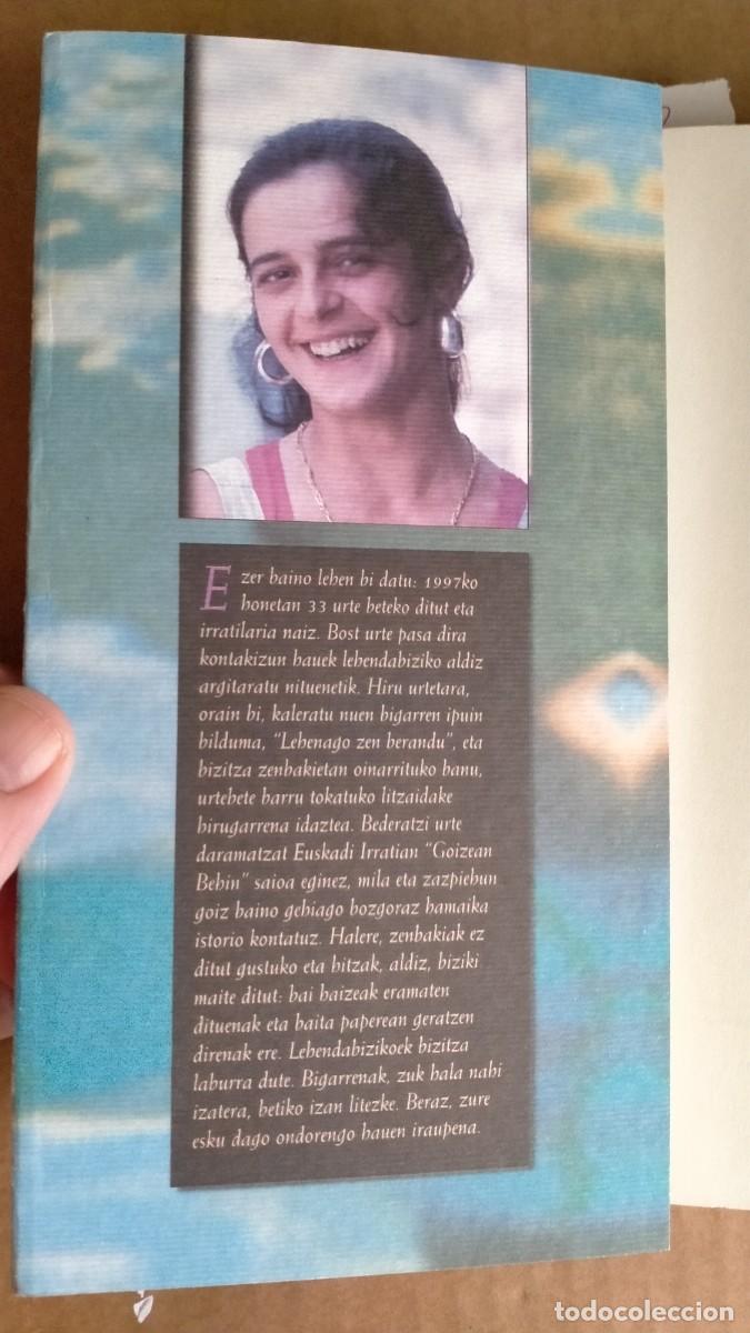 Libros de segunda mano: EZER BAINO LEHEN. ARANTXA ITURBE. ELKAR, 2014 - Foto 3