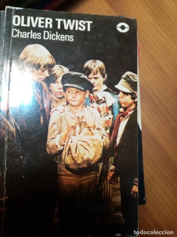 Libros de segunda mano: Oliver Twist de Charles Dickens - Foto 1