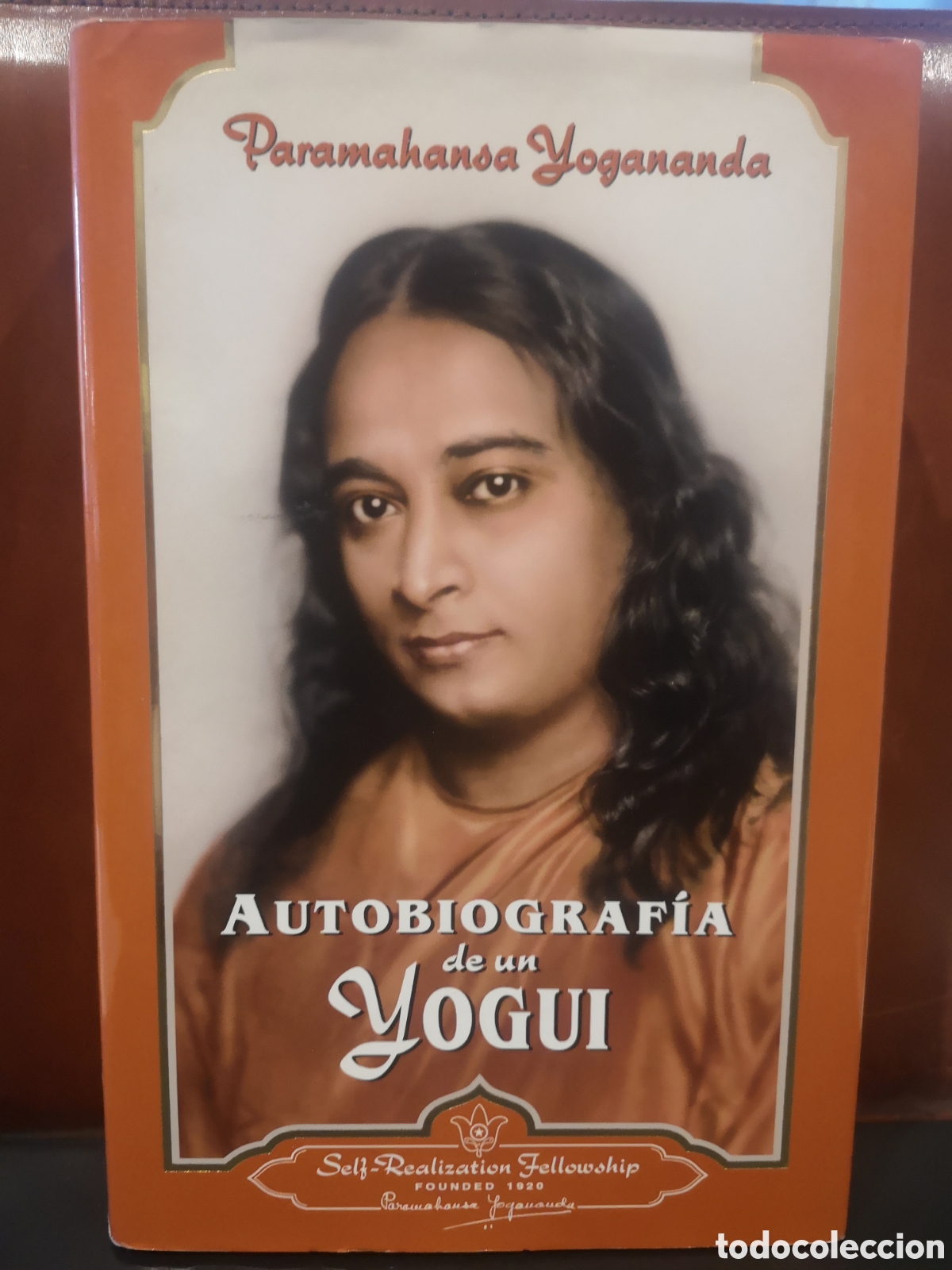 Libros de segunda mano: Autobiograf&iacute;a de un yogui. Paramahansa Yogananda. - Foto 1