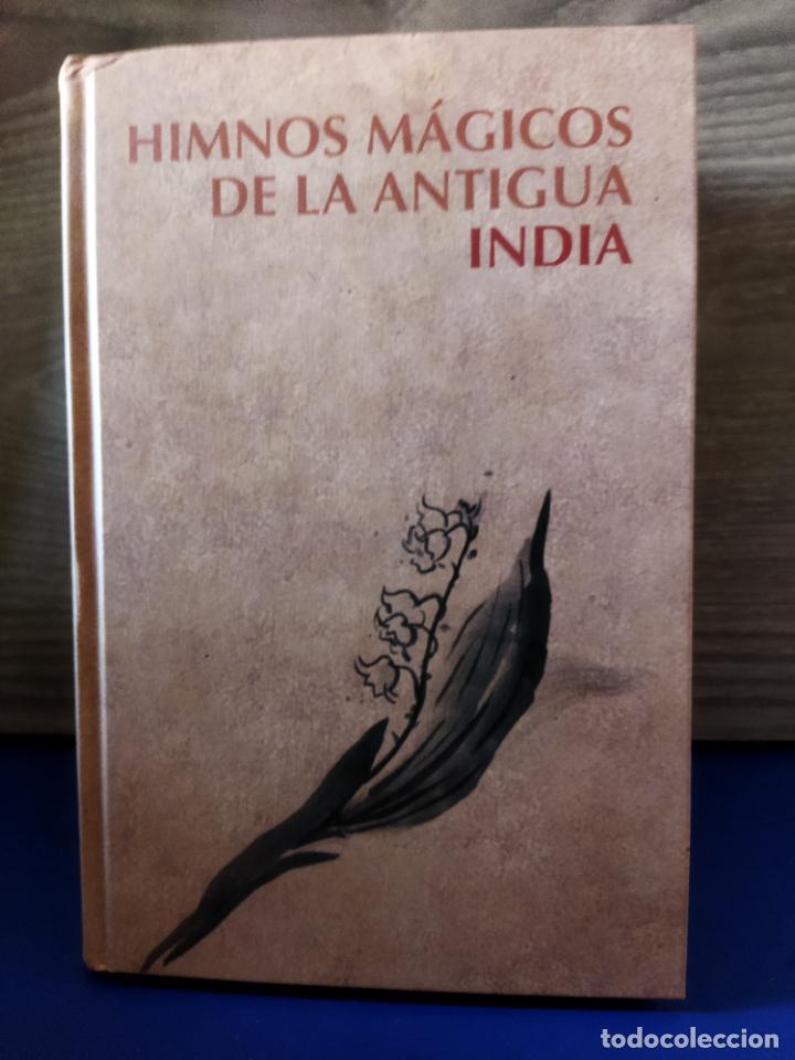 Libros de segunda mano: Himnos m&aacute;gicos de la antigua india - Foto 1