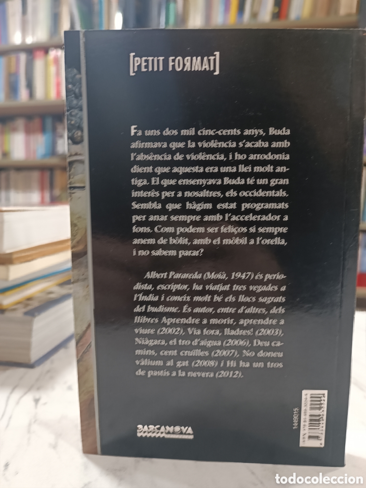 Libros de segunda mano: BUDA EL LOTUS BLAU - ALBERT PARAREDA -2013 EN CATALAN - Foto 2