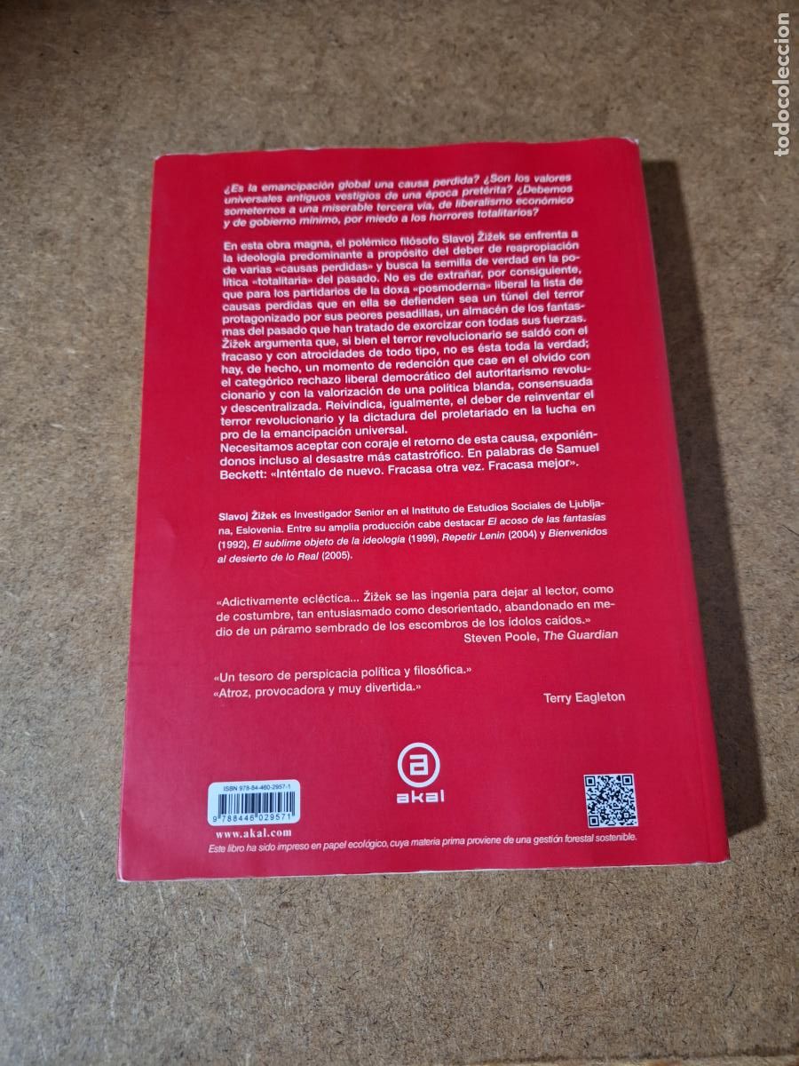 Libros de segunda mano: En defensa de causas perdidas - Slavoj Zizek - Foto 2