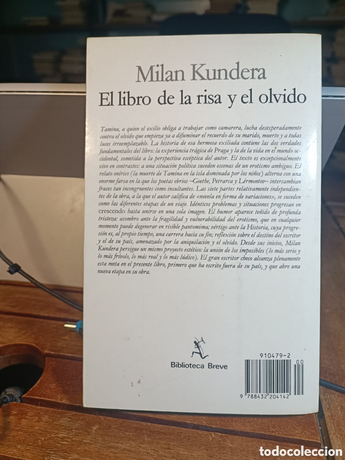 Libros de segunda mano: El libro de la risa y el olvido Milan kundera seix barral - Foto 3