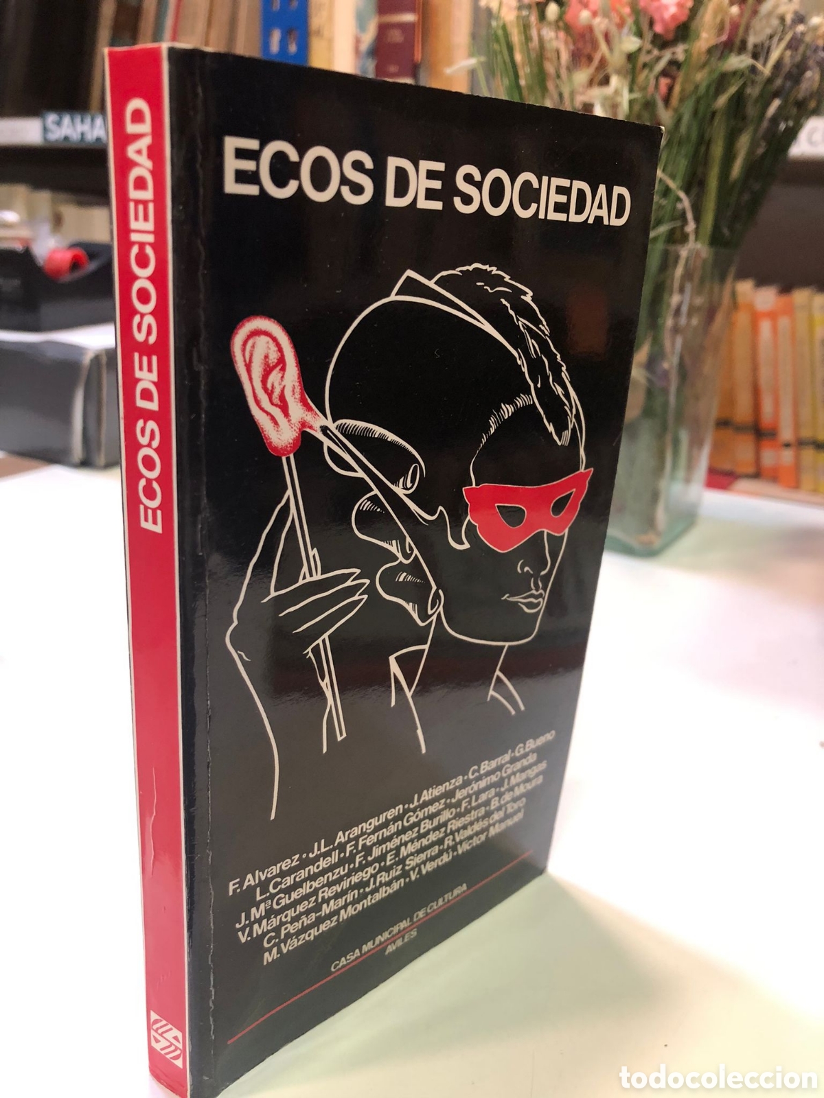Libros de segunda mano: Ecos de sociedad - VV. AA. - Foto 1