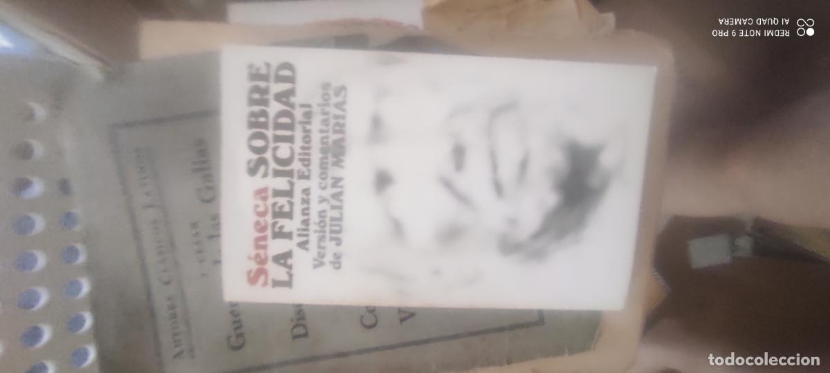 Libros de segunda mano: Sobre la felicidad. S&eacute;neca . Versi&oacute;n y comentarios de Juli&aacute;n Mar&iacute;as. Alianza editorial