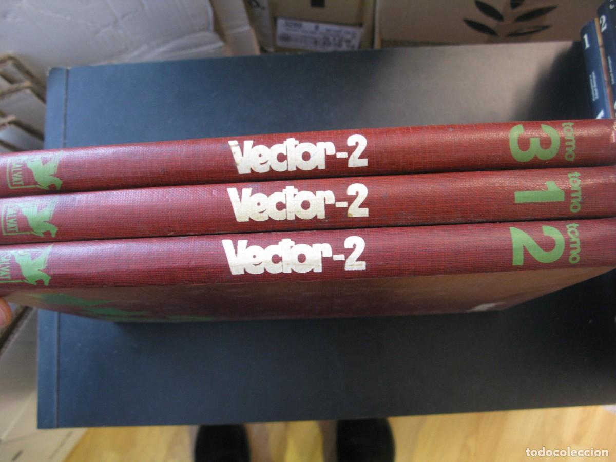 Libros de segunda mano: ENCICLOPEDIA VECTOR 2. 3 TOMOS VOL&Uacute;MENES. EDITORIAL SALVAT