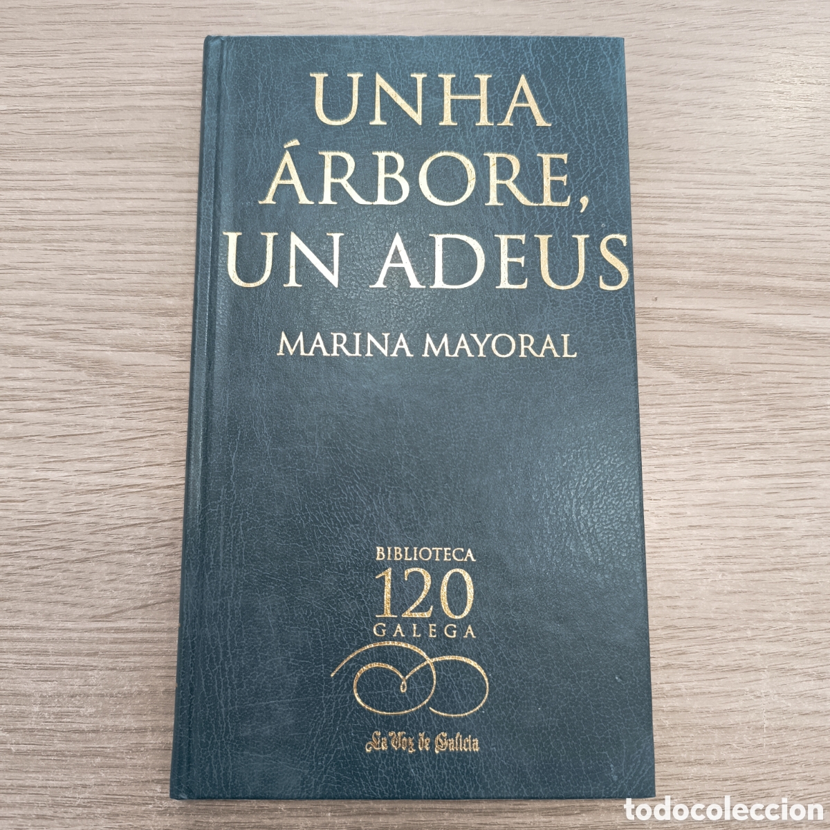 Libros de segunda mano: Unha &aacute;rbore, un adeus. Marina Mayoral.