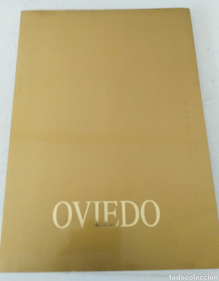 Libri di seconda mano: Oviedo (editado por el ayto. 1996) Muchas fotos antiguas y de los 90.