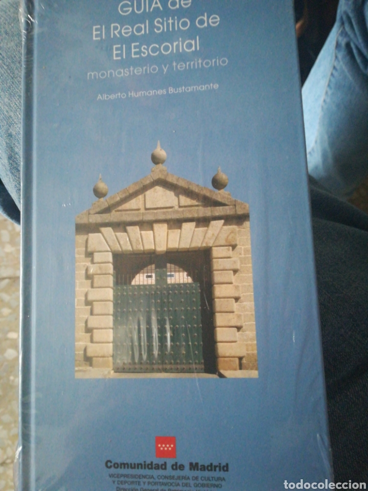Libros de segunda mano: Gu&iacute;a del Real Sitio de El Escorial monasterio y territorio Alberto Humanes Bustamante. Nuevo con pre