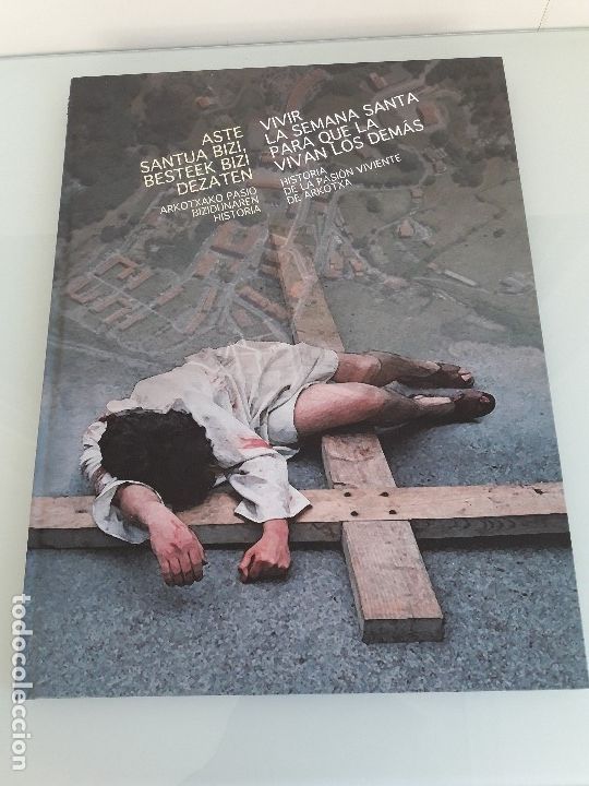 Libros de segunda mano: VIVIR LA SEMANA SANTA PARA QUE LA VIVAN LOS DEM&Aacute;S - Historia Pasi&oacute;n Viviente de ARKOTXA - CD ROM