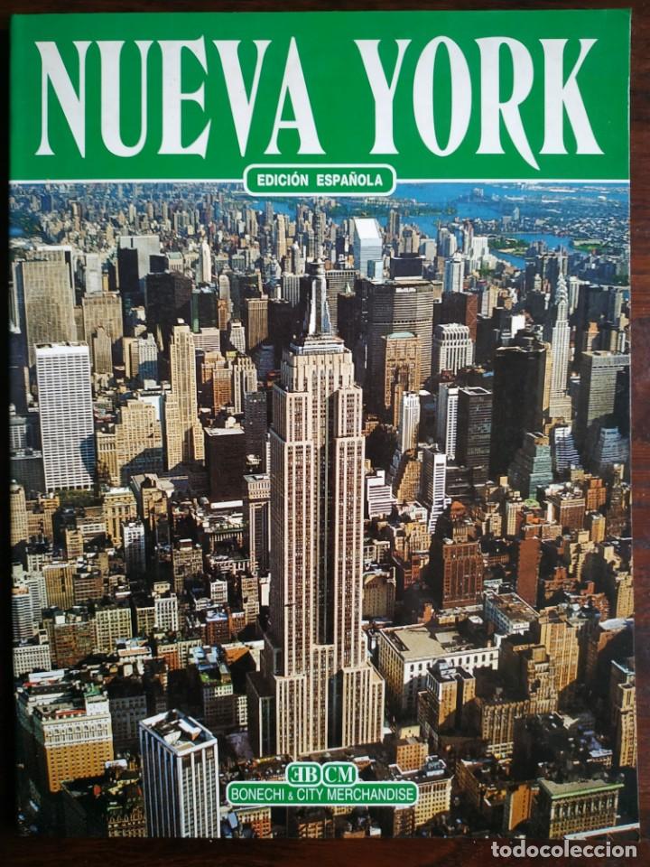 Libri di seconda mano: Nueva York y la isla de Manhattan el distrito de mayor poblaci&oacute;n de los cinco que conforman Nueva Y.