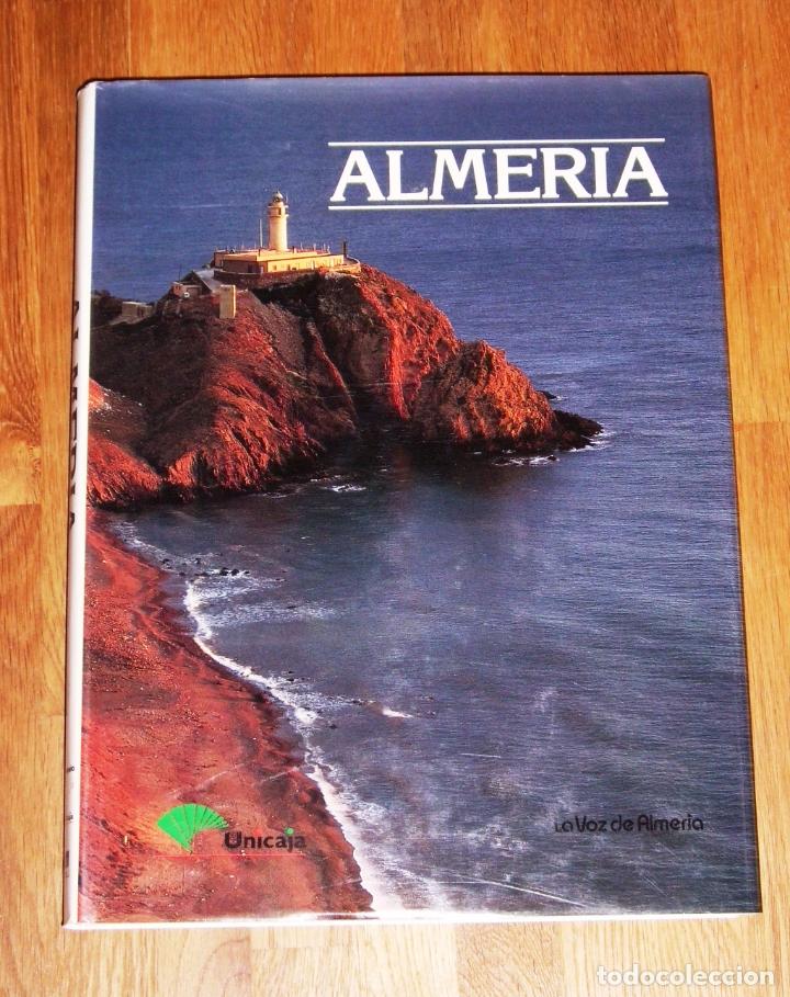 Libri di seconda mano: ALMER&Iacute;A / Unicaja ; La Voz de Almer&iacute;a ; Textos: Jos&eacute; Jes&uacute;s de Bustos Tovar... [et al.]