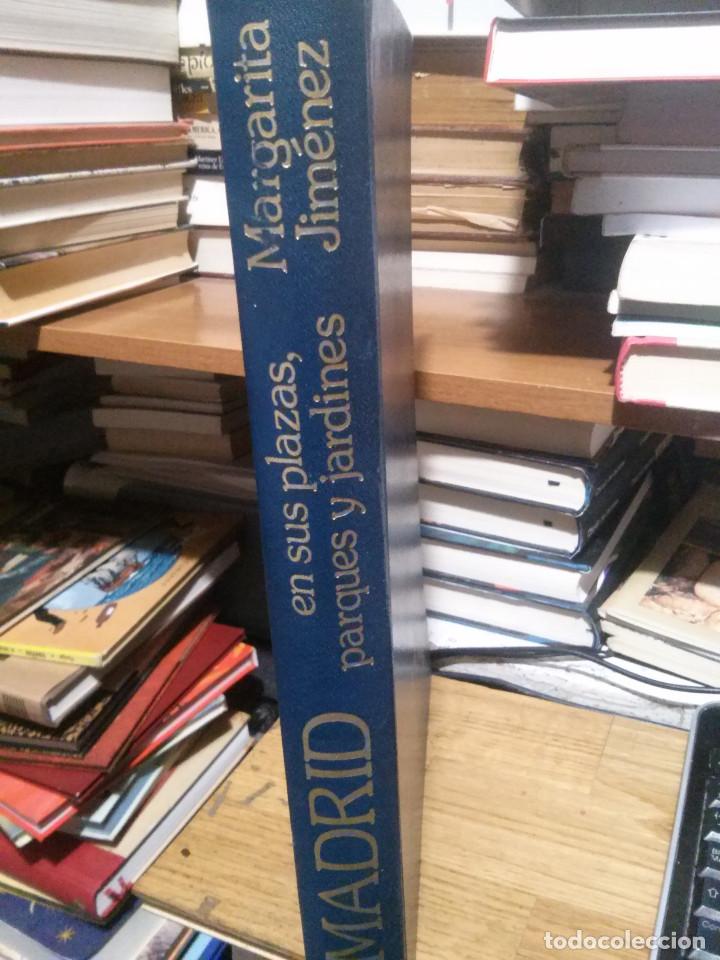 Gebrauchte B&uuml;cher: MADRID EN SUS PLAZAS, PARQUES Y JARDINES, MARGARITA JIMENEZ, ABACO