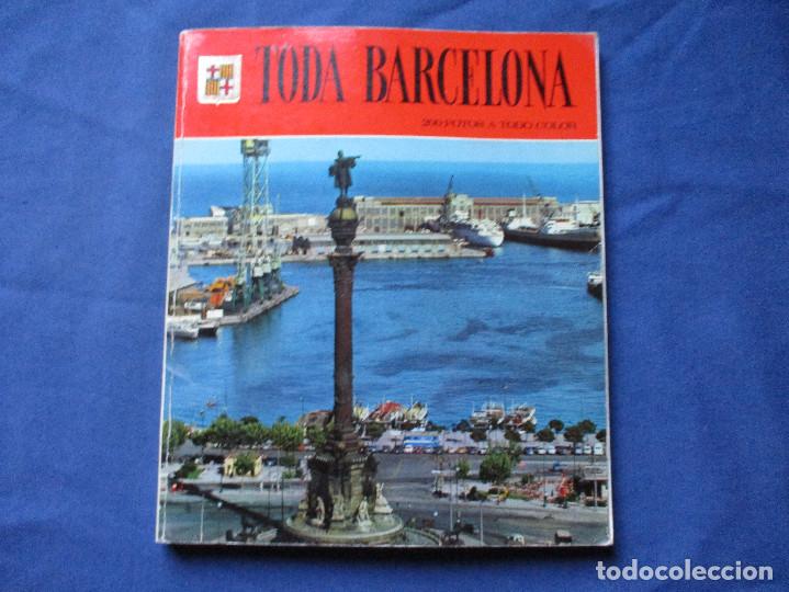 Libros de segunda mano: TODA BARCELONA 200 FOTOS A TODO COLOR 1975