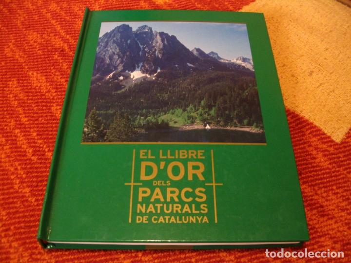 Livros em segunda m&atilde;o: EL LLIBRE D&acute;OR DELS PARCS NATURALS DE CATALUNYA TAPA DURA
