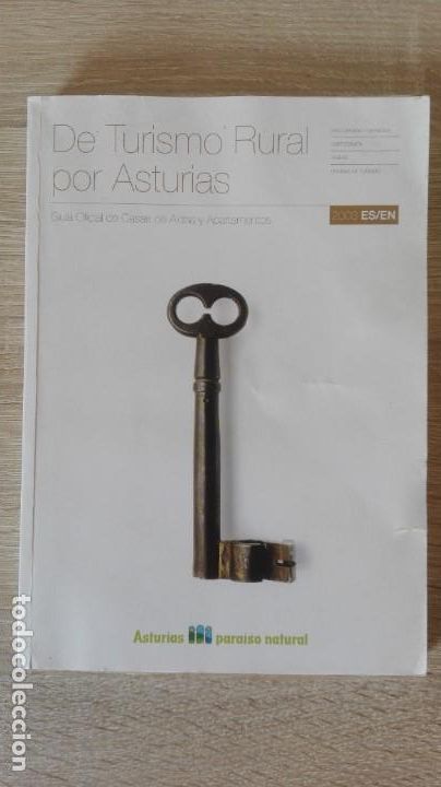 Gebrauchte B&uuml;cher: DE TURISMO RURAL POR ASTURIAS-GU&Iacute;A OFICIAL DE CASAS DE ALDEA Y APARTAMENTOS-A&Ntilde;O 2003.