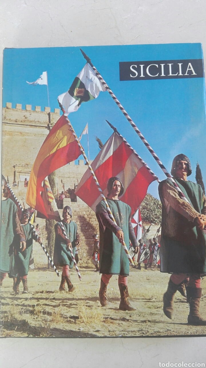 Libros de segunda mano: SICILIA - Magico mondo isolano