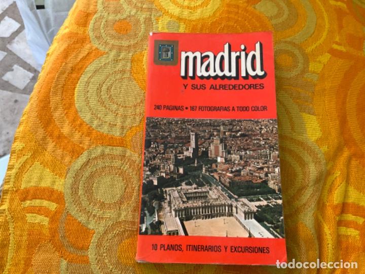 Gebrauchte B&uuml;cher: Gu&iacute;a de Madrid y sus Alrededores. Escudo de Oro editorial. 1984. 10 planos, 240 pag. 167 fotos