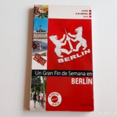 Libros de segunda mano: UN GRAN FIN DE SEMANA EN BERLIN - 11 X 19.CM. Lote 346286668
