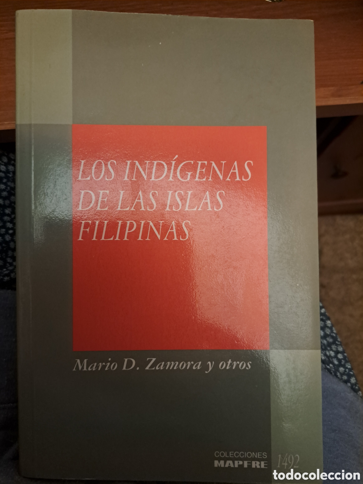 Libros de segunda mano: Mario D. ZAMORA y otros, Los ind&iacute;genas de las Islas filipinas