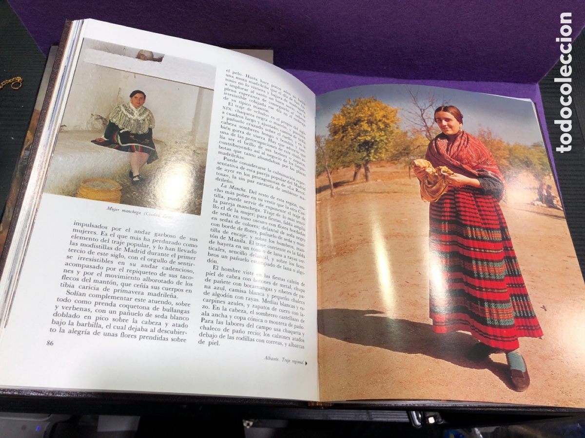 Libros de segunda mano: Libro Trajes y Bailes de Espa&ntilde;a (L94) - Foto 3