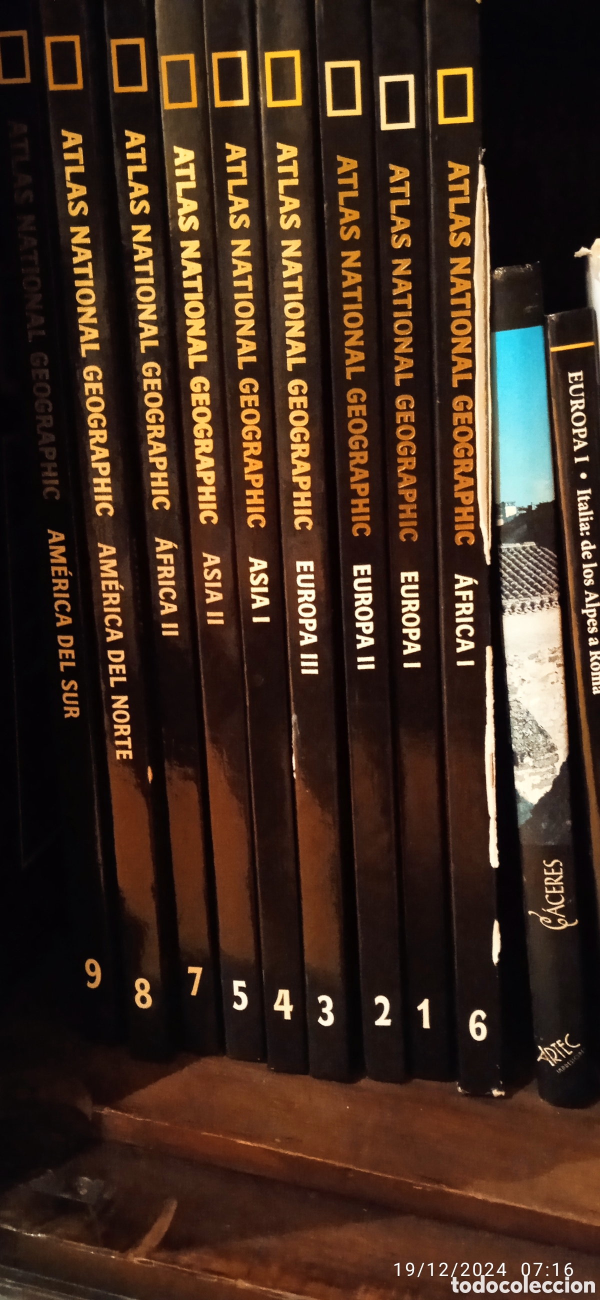 Livros em segunda m&atilde;o: Atlas fotogr&aacute;fico Mundial 9 tomos