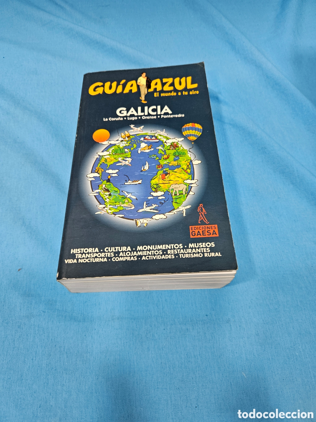 Libros de segunda mano: GUIA AZUL, EL MUNDO A TU AIRE. GALICIA