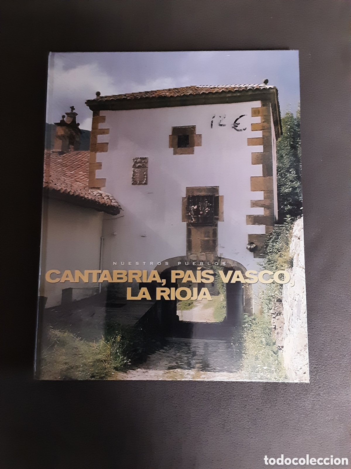 Libros de segunda mano: Nuestros pueblos por Federico Puigdevall 2004 Cantabria Pa&iacute;s Vasco LA Rioja