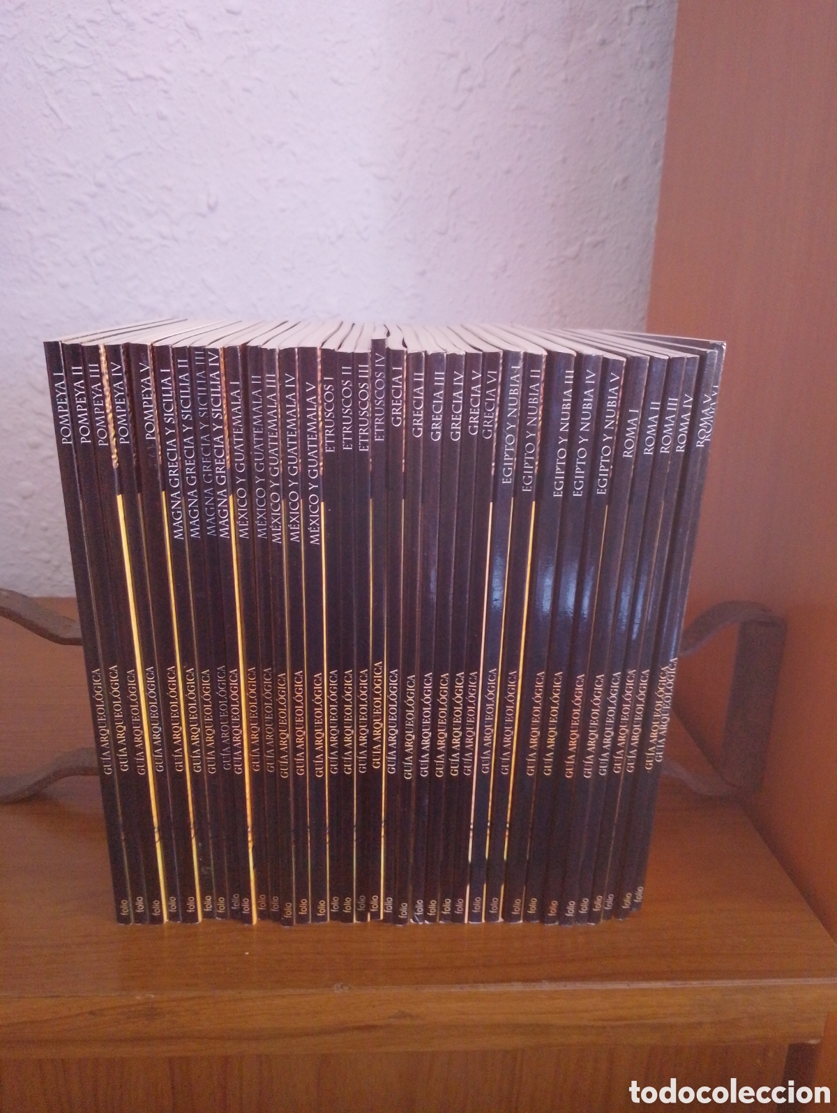 Libros de segunda mano: Gu&iacute;a arqueol&oacute;gica, viaje a las grandes civilizaciones del pasado, folio