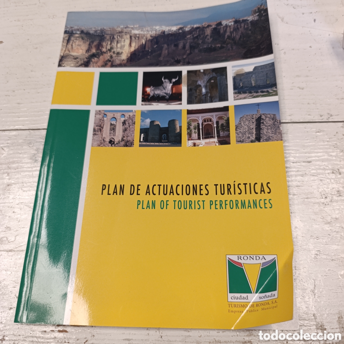 Libros de segunda mano: Ronda, M&aacute;laga,&rdquo;Plan de Actuaciones Tur&iacute;sticas&rdquo; 2001,en ingles y castellano